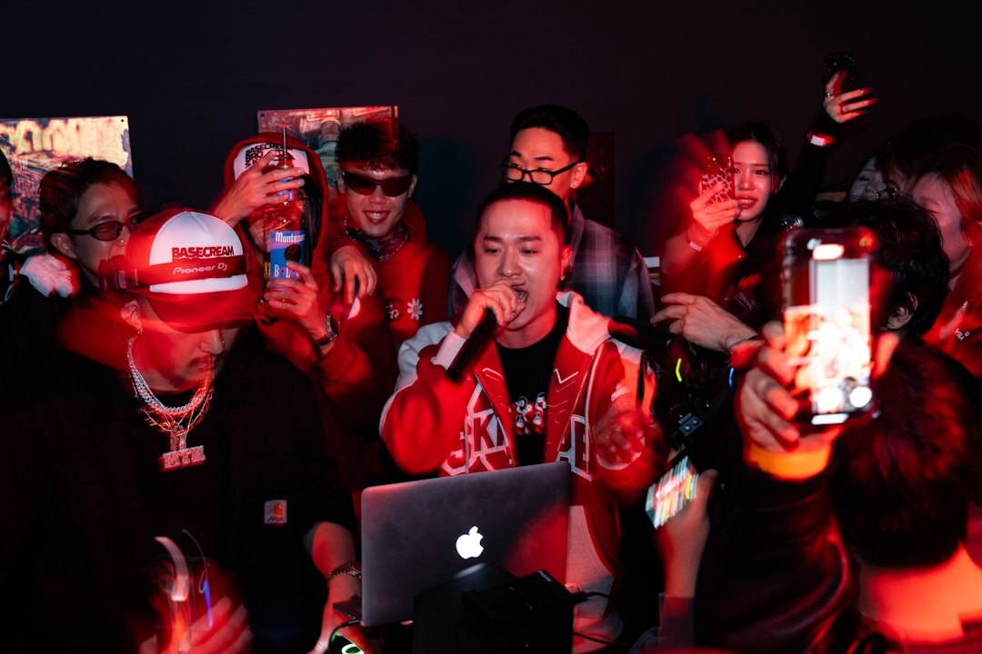 fans reacting online